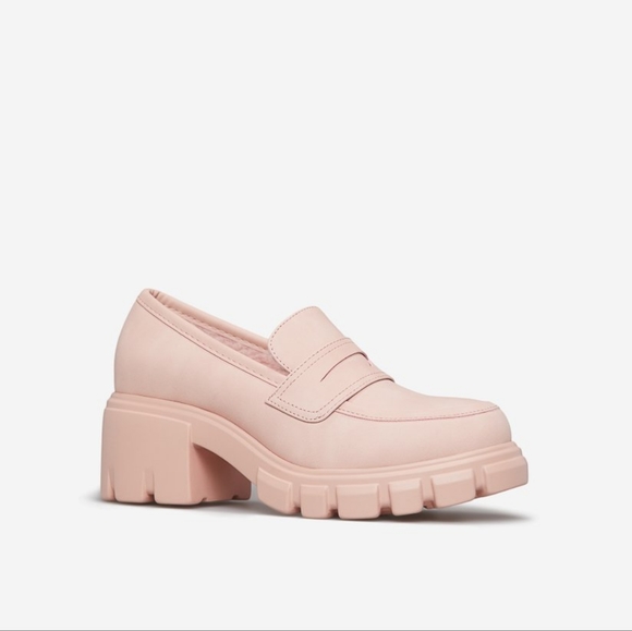 ShoeDazzle Muncel Lug Sole Loafer in Chalk Pink Size 8 but fits Size 8.5 to 9 - Picture 9 of 9